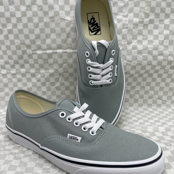 Vans Men’s Lt Gray Canvas Authentic
Color Theory Pure Grey
VN000D7YEPO Sneakers - Picture 3 of 16